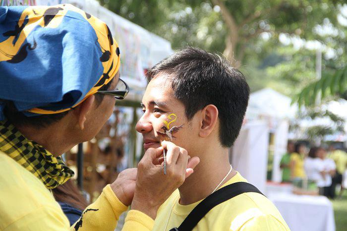 Face paiting. Photo by Irene Dy.