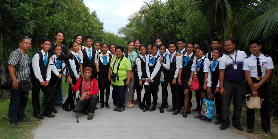 WBCP team posing with tourism students after they went birdwatching. Photo from Tinggay Cinco