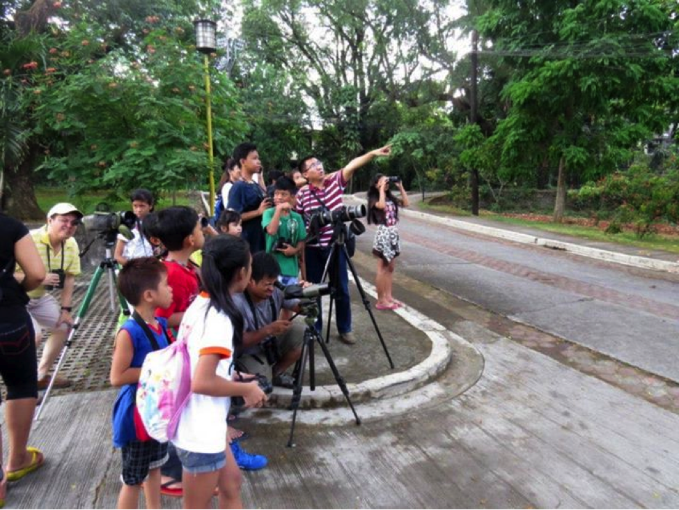 A guided tour with the children from the He Cares Foundation using WBCP equipment. Photo by Maia Tanedo.